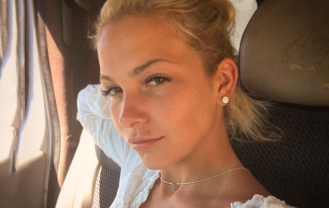 Екс-учасниця Холостяка застрягла в єгипетському аеропорту