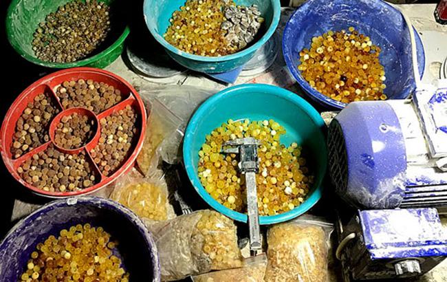 В Житомирской области полиция ликвидировала цех по обработке янтаря