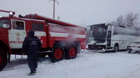 Снігопад в Україні у вражаючих фото і відео з мережі