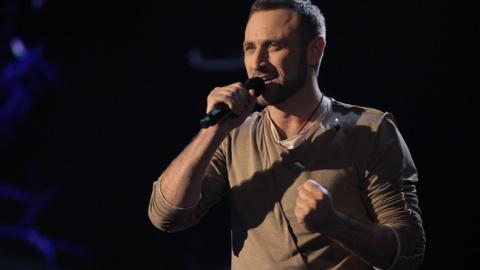 "І тоді "динамити" тебе не будуть": співаючий стоматолог Гладир дав пораду закоханим українцям