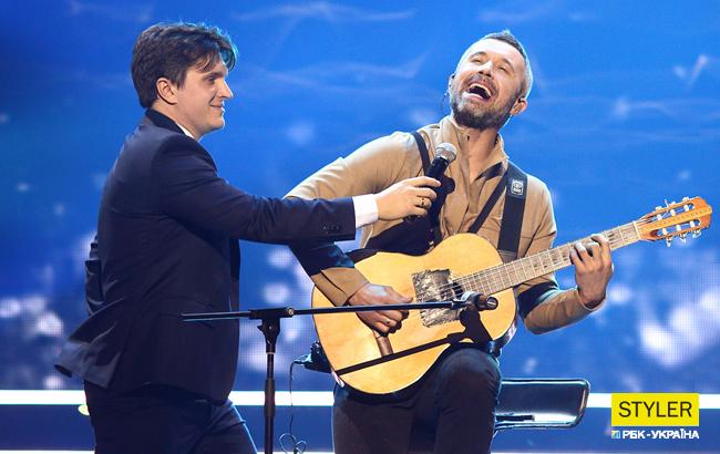 "Микрофонная стойка VIP класса": украинского ведущего эпично потроллили в сети