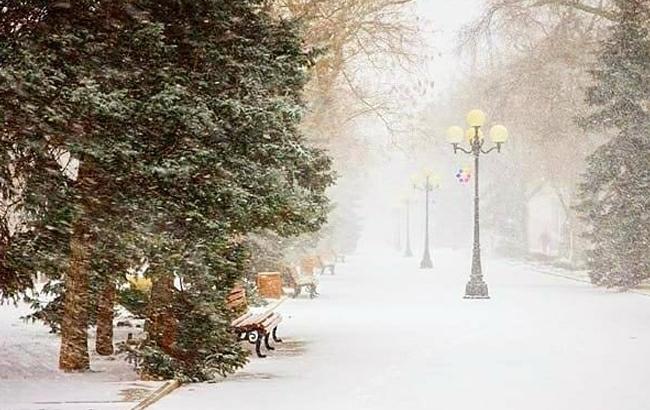 Снегопады в Украине: непогода накрыла города (фото, видео)