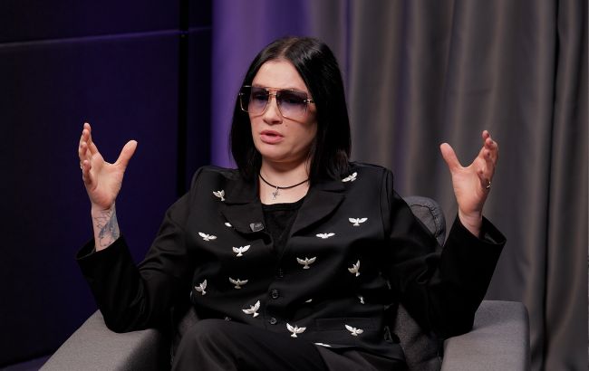 "Сколько вам лет?!" Приходько сорвалась и ушла из-за споров о русском языке