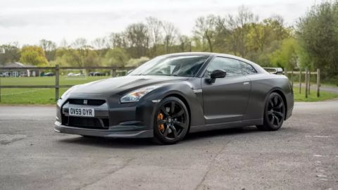 Nissan GT-R чемпиона Формулы-1 продадут на аукционе | РБК Украина
