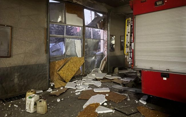 Россияне атаковали спасателей в Константиновке: в ГСЧС показали фото последствий удара