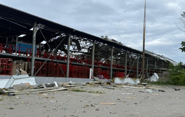 Армія РФ вдарила по терміналу "Нової пошти" у Слов'янську