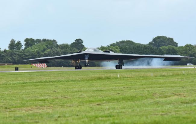 США перекидають бомбардувальники-невидимки B-2 ближче до Ірану, - ЗМІ