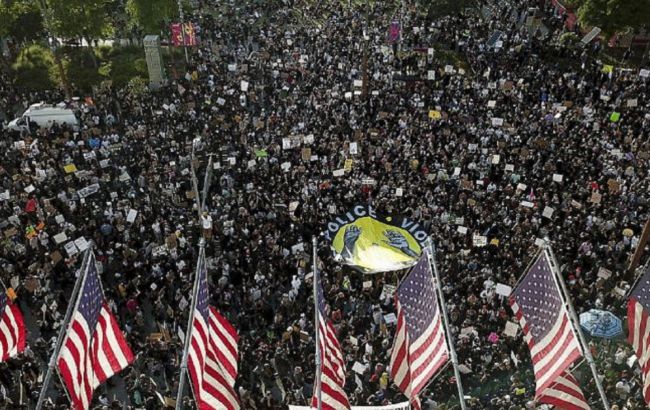 Прихильникам Трампа заборонили носити зброю на акції проти підсумків виборів