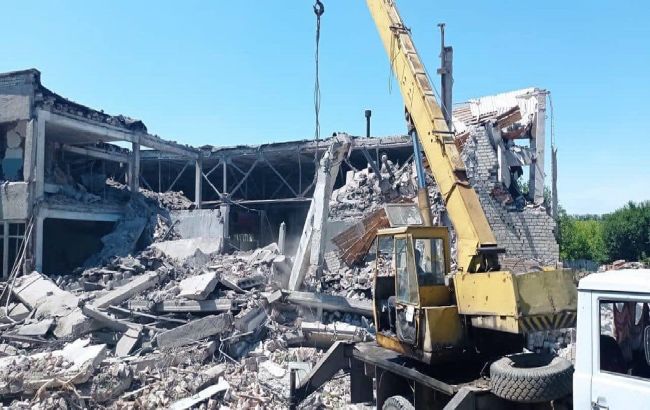 У Бахмуті через обстріли зупинили розбір завалів, під якими можуть бути люди
