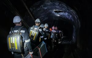 У Кривому Розі через удари РФ без світла лишились дві шахти: фото евакуації