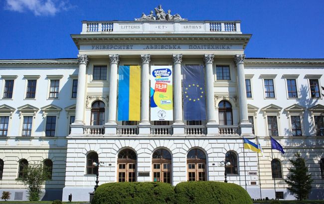 Росіяни пошкодили корпуси "Львівської політехніки" (фото)