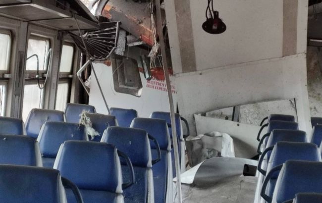 РФ вдарила дроном по "електричці" під Харковом: що відомо про наслідки атаки (фото)