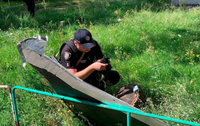 В полиции показали сбитый дрон, который утром атаковал Киев (фото)