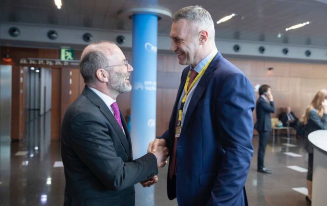 Кличко обсудил с президентом ЕНП Вебером усиление экономической помощи Украине