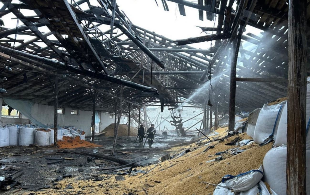 Війська РФ “Шахедами” атакували Чернігівщину: під ударом енергетика, горіло зерносховище