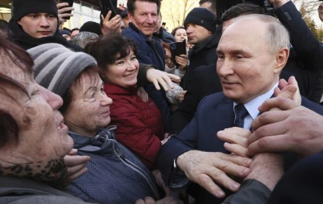 Россияне ждут визита Путина в регионы, перед которым завозят дешевый бензин