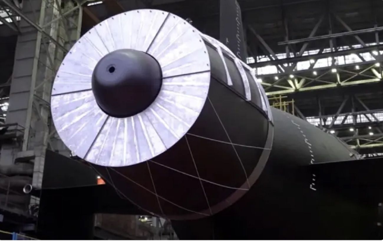 РФ поблизу кордонів Фінляндії спустила на воду атомний крейсер, здатний носити “Посейдони”