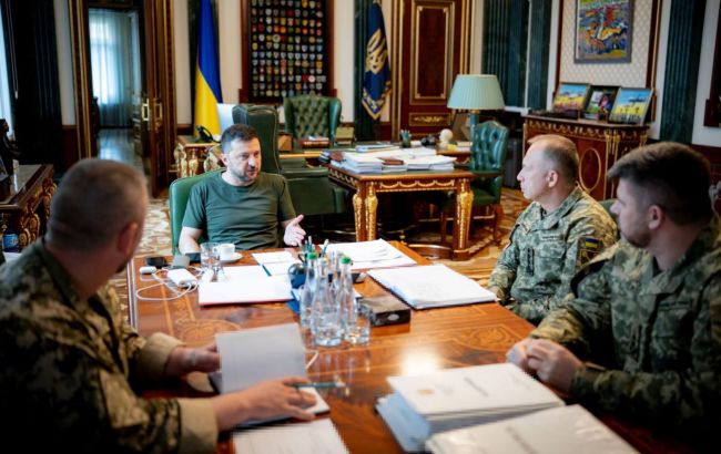 Зеленский сделал важное заявление по Сумщине и Харьковщине после совещания с военными