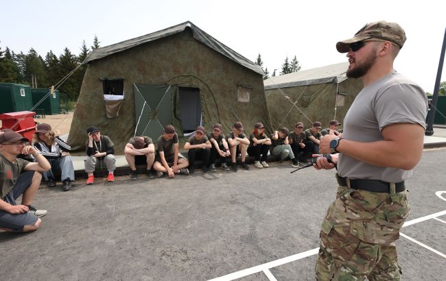 РФ милитаризирует детей с ВОТ через лагеря под видом "патриотического" проекта, - ЦНС