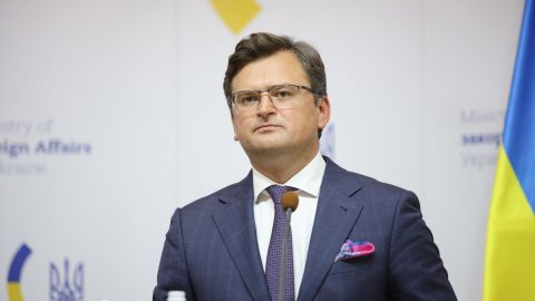 Нинішні санкції проти РФ є недостатніми, Кремль знайшов в них лазівки, - Кулеба