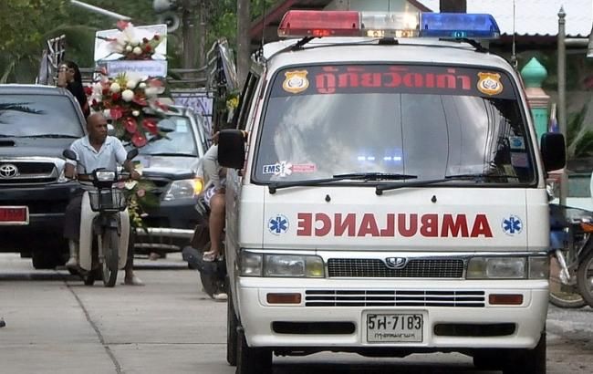 В Індії автобус зірвався у прірву, є загиблі