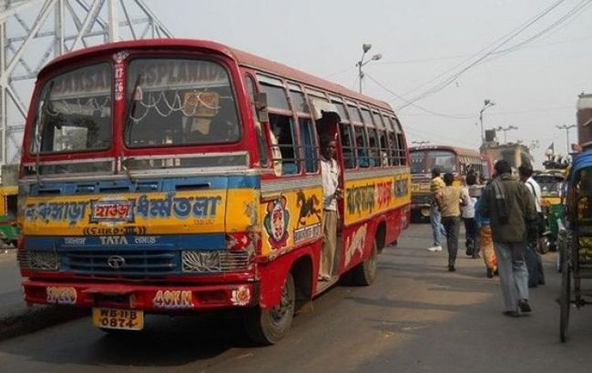В Индии произошла авария с пассажирским автобусом, есть погибшие