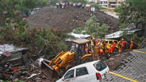 В Индии произошел обвал на стройке, есть погибшие