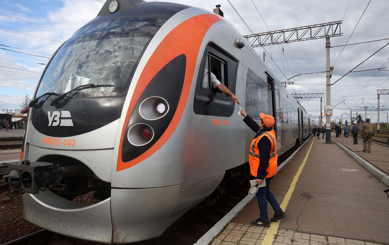 Швидкісні поїзди УЗ перестали доїжджати до Харкова: пасажирам пояснили, що сталось