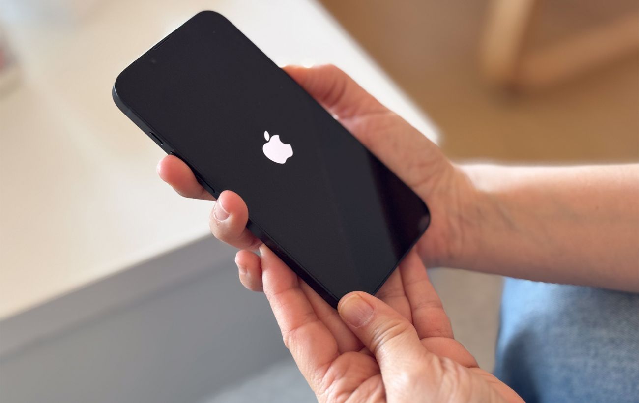 Інсайдери "злили" нові кольори iPhone 18 Pro (фото)