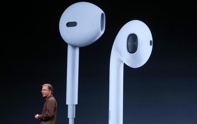 Понад 300 тисяч шанувальників Apple просять залишити в iPhone 7 роз'єм для навушників