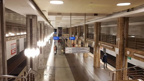 "Дырки" в потолке и следы воды? В КГГА объяснили, что на самом деле происходит в метро Киева