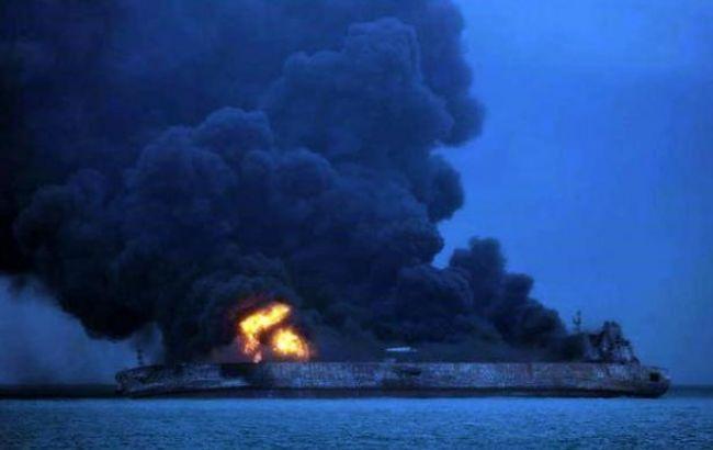 У Східнокитайське море вилилася нафта із затонулого іранського танкера