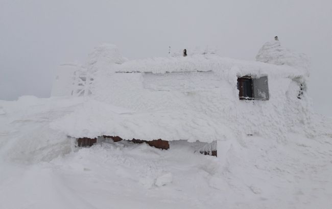 Снеголавинная опасность в Карпатах: туристов просят не идти в горы