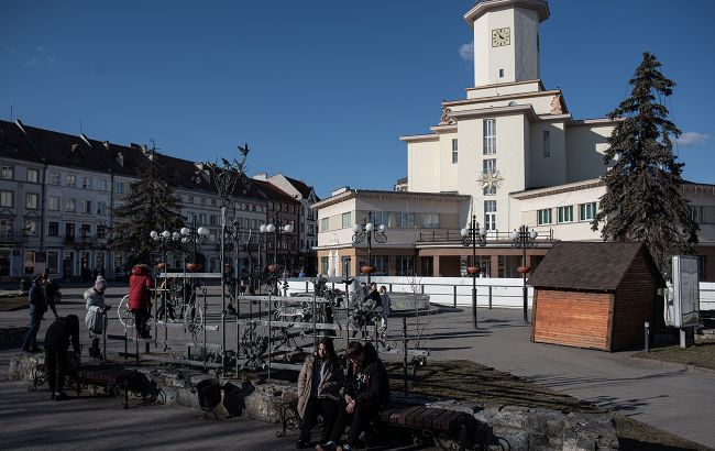 В Івано-Франківську пролунали вибухи: що відомо