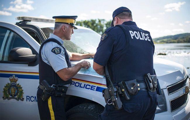 Біля парламенту Канади невідомий намагався напасти на солдата