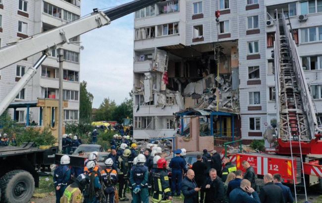 Взрыв газа в российском Ногинске: четыре человека и ребенок могут еще находиться под завалами