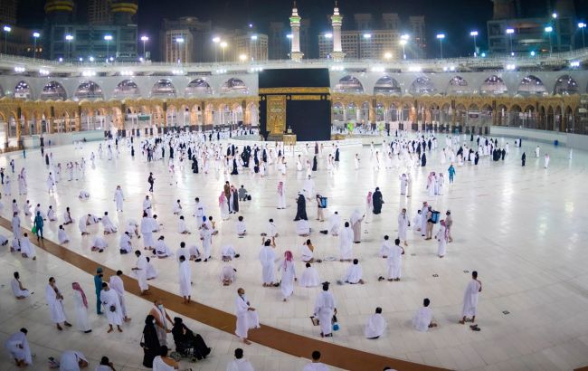 Саудовская Аравия частично открыла Мекку для паломников
