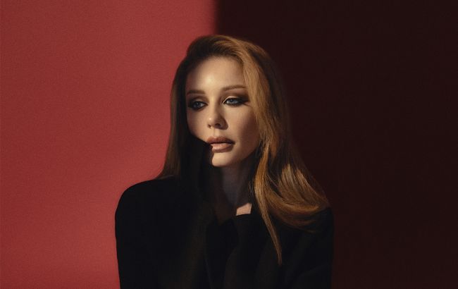 Страстная Тина Кароль снялась в женственной фотосессии для Vogue