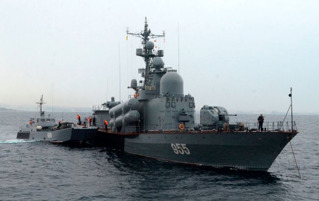 Россия вывела в Черное море ракетоносители с "Калибрами"