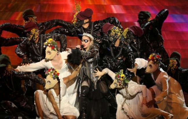 На выступлении Мадонны произошел странный инцидент: все подробности