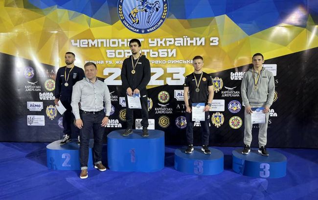 Работники фармкомпании "Здоровье" завоевали "золото" на чемпионате Украины по вольной борьбе