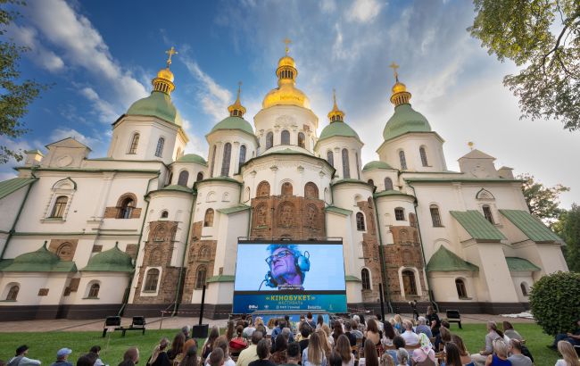 "Озброєні красою": чим дивуватиме Bouquet Kyiv Stage у Києві цього літа