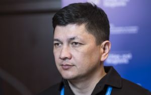 РФ вдарила КАБами по одному з районів Миколаєва: поранено чоловіка, зруйновані склади