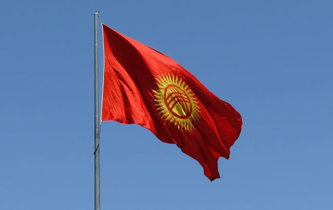 В Киргизстані декілька банків відмовились обслуговувати російські картки "Мир"