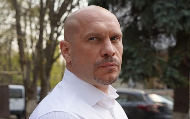 "Як божевільний": Кива в авто на фальшивих номерах їхав Києвом і нарвався на "копів"