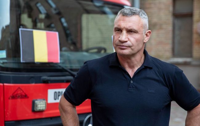 Кличко показав нову спецтехніку, яку Бельгія передала для захисту Києва
