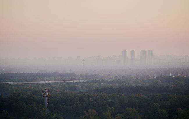 У чотирьох містах Київщини внаслідок ворожих атак погіршилася якість повітря