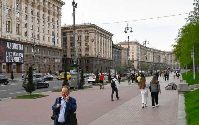 В центре Киева ограничивают движение пешеходов: где именно и как долго придется менять маршрут
