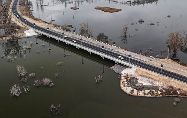 У Київській області відбудували міст, зруйнований в лютому 2022 року: деталі (фото)