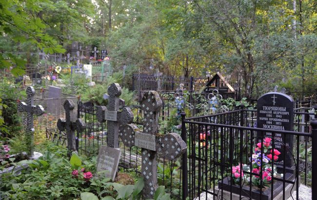 Таких масштабів раніше не було. В Росії купують сотні могил в різних регіонах